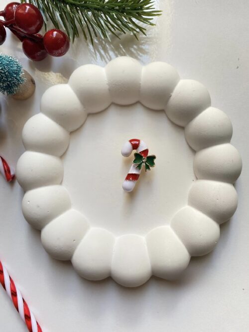 Kırmızı beyaz broş