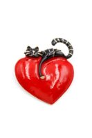 Kırmızı kalp broş