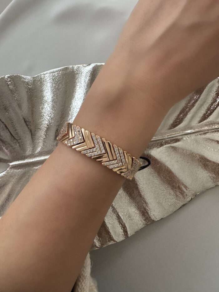 Gold renk taşlı ipli bileklik