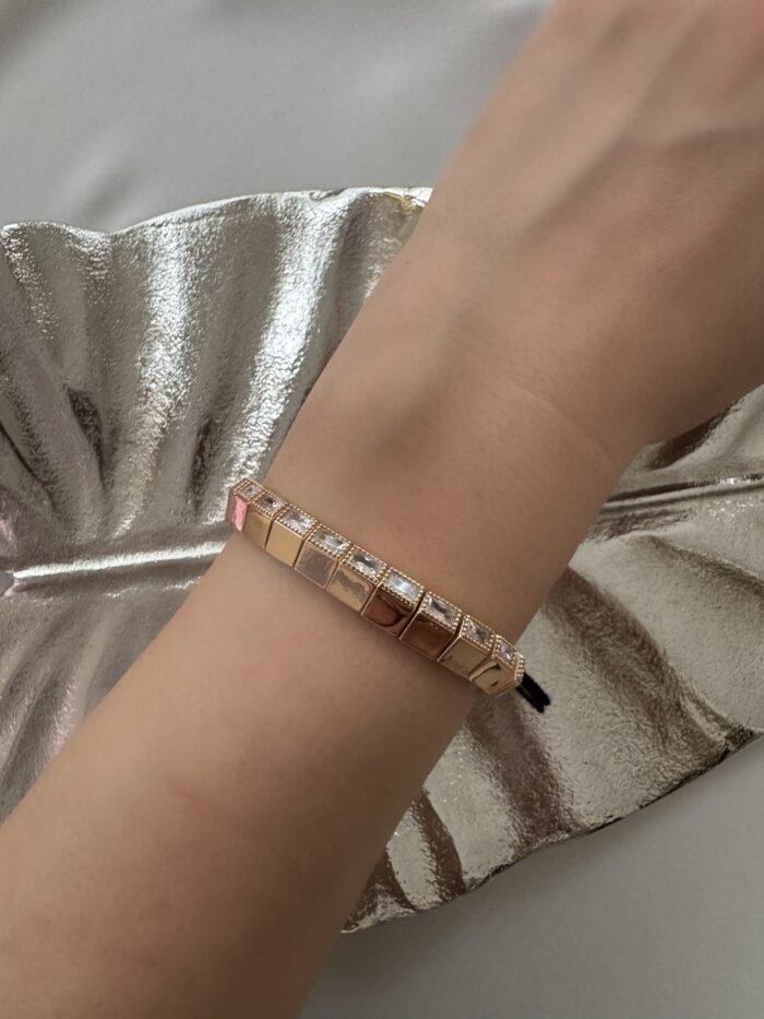 Gold renk taş detaylı ipli bileklik