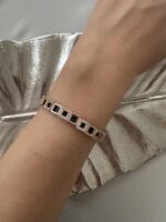 Gold renk kare taşlı ipli bileklik