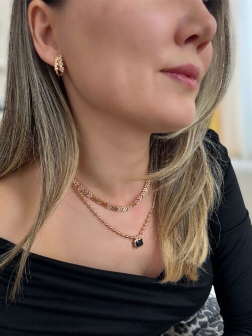 Gold renk v model kolye