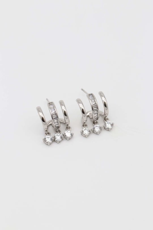 Silver renk taş sallantılı 3dilim küpe (15mm)