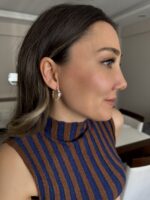 Gold renk iç dış taşlı yarım halka küpe