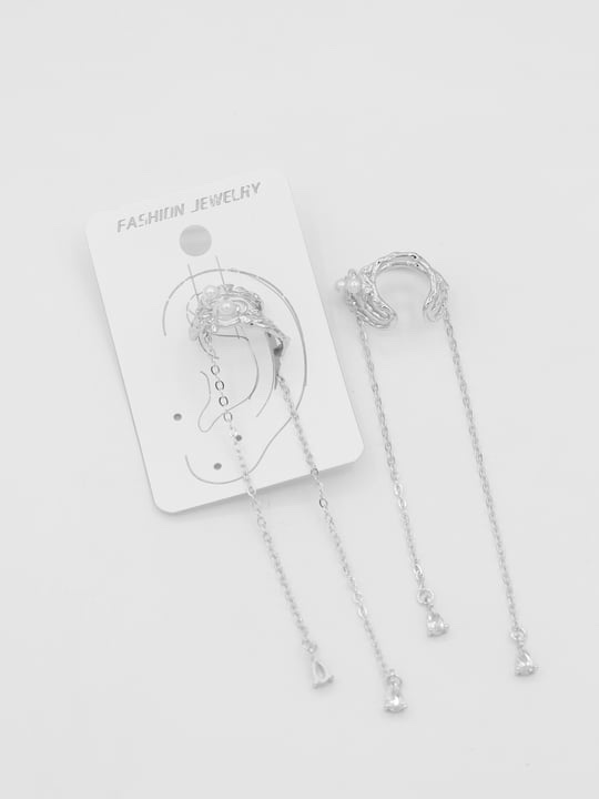 Silver renk inci detaylı sallantılı kıkırdak(earcuff)küpe (tekli)