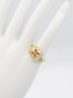 Gold renk ortası pembe taşlı yüzük(ayarlanabilir)