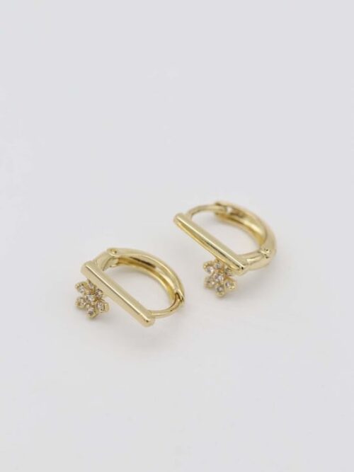 Gold 14k renk çiçek detaylı küpe (12mm)