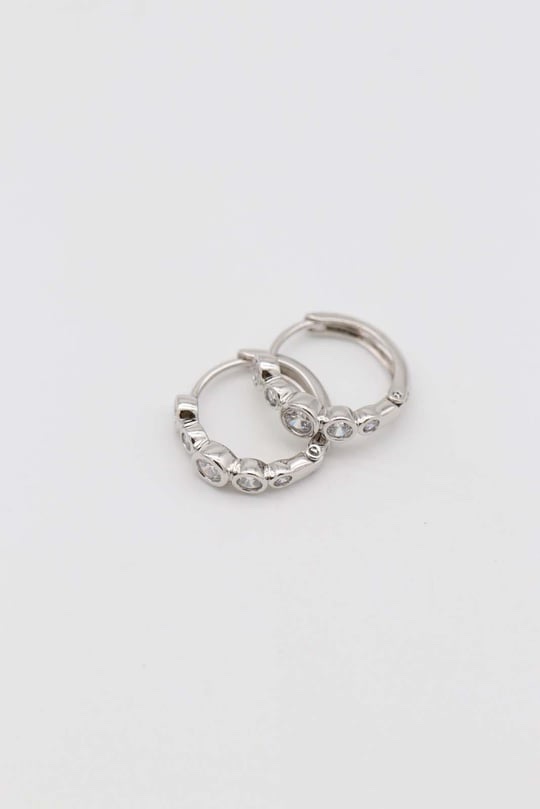 Silver renk taşlı halka küpe (15mm)