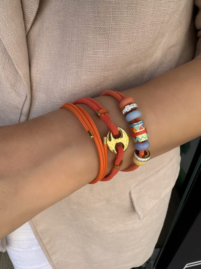 Gold düğme detaylı turuncu ip bileklik