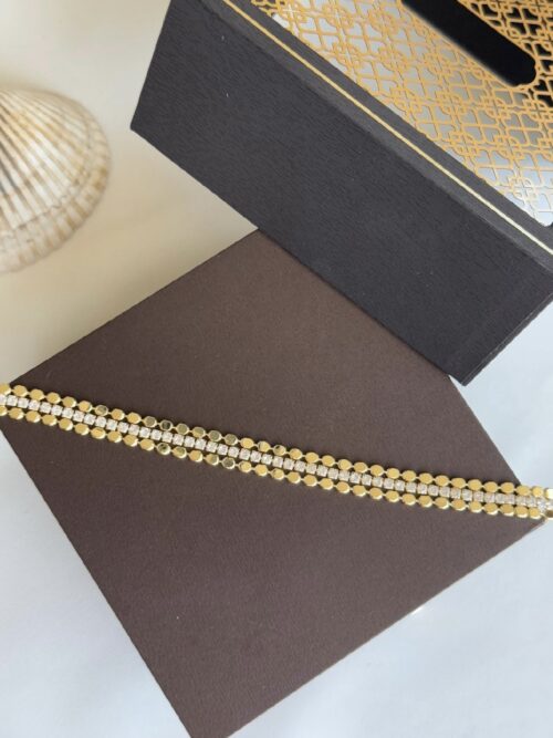 Gold renk su yolu detaylı ezme arpa bileklik