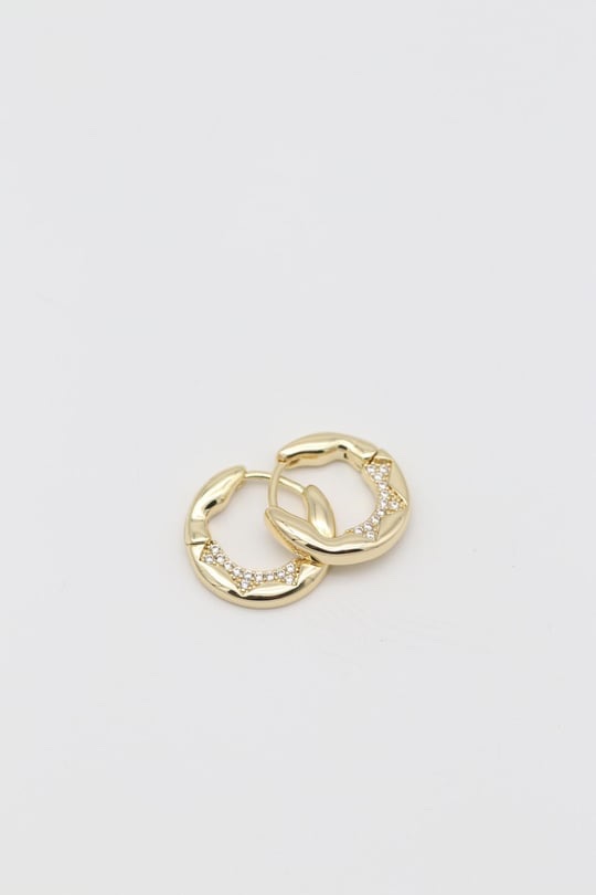 Gold 14k renk yıldız taş detaylı halka küpe (15mm)