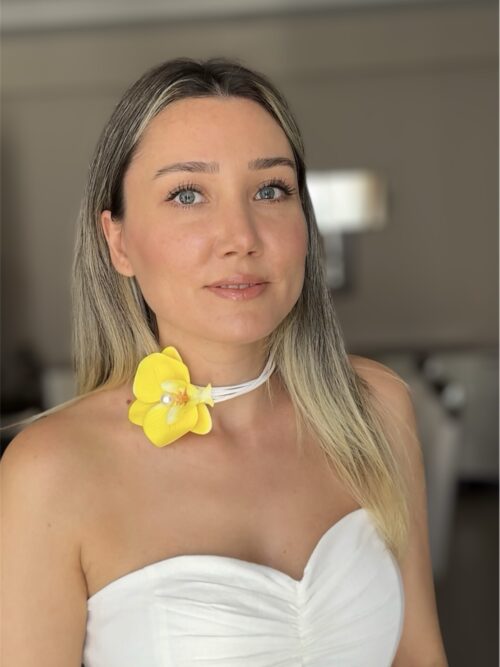 Beyaz ipe sarı orkide kolye