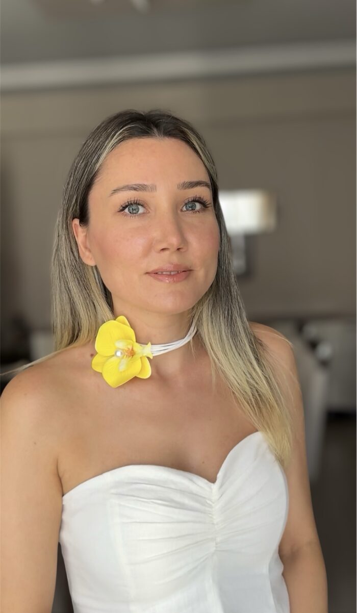 Beyaz ipe sarı orkide kolye
