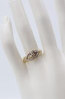 Gold renk taş detaylı yüzük ayarlamalı