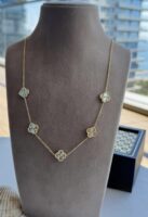 Gold renk minimal yonca kolye