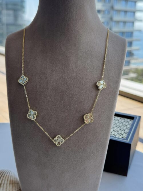 Gold renk minimal yonca kolye