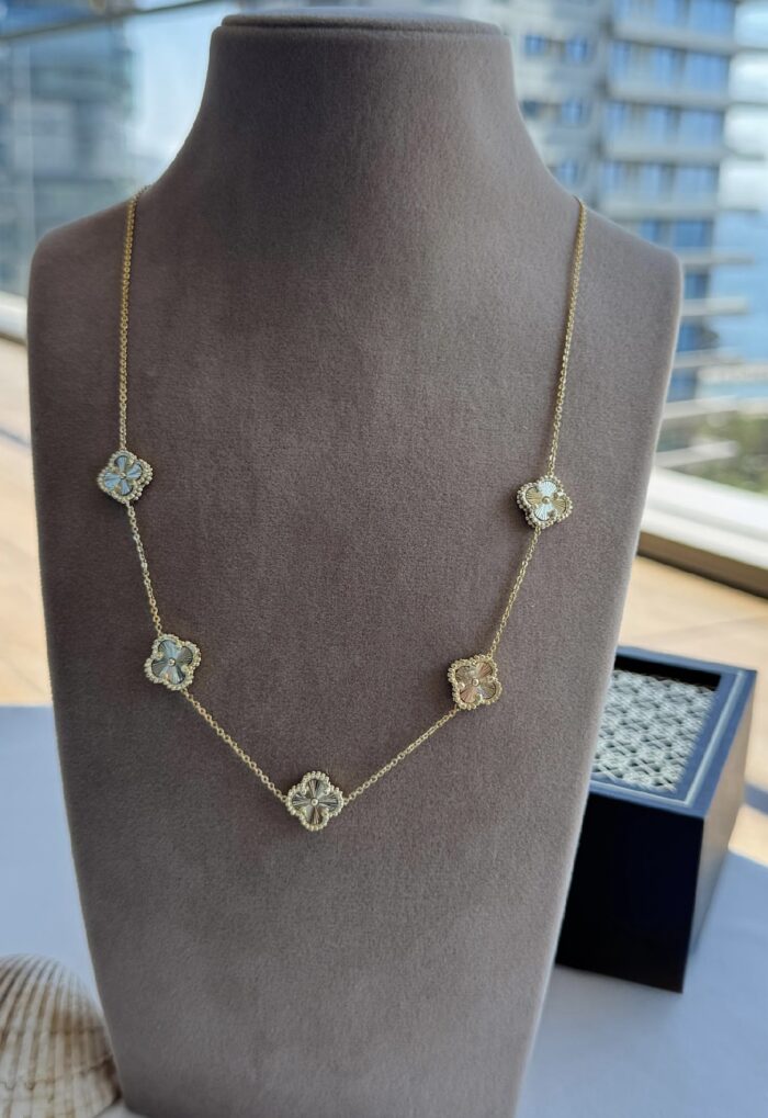 Gold renk minimal yonca kolye