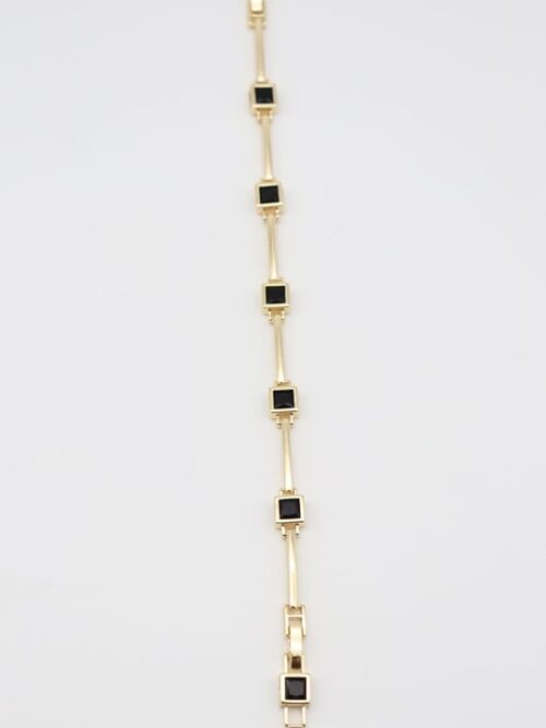 Gold renk siyah kare taşlı bileklik