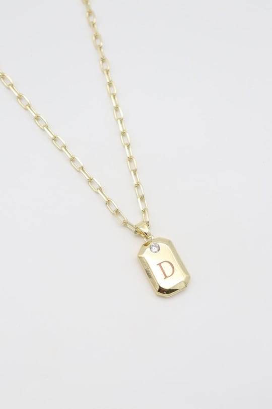 Gold renk D harf kolye