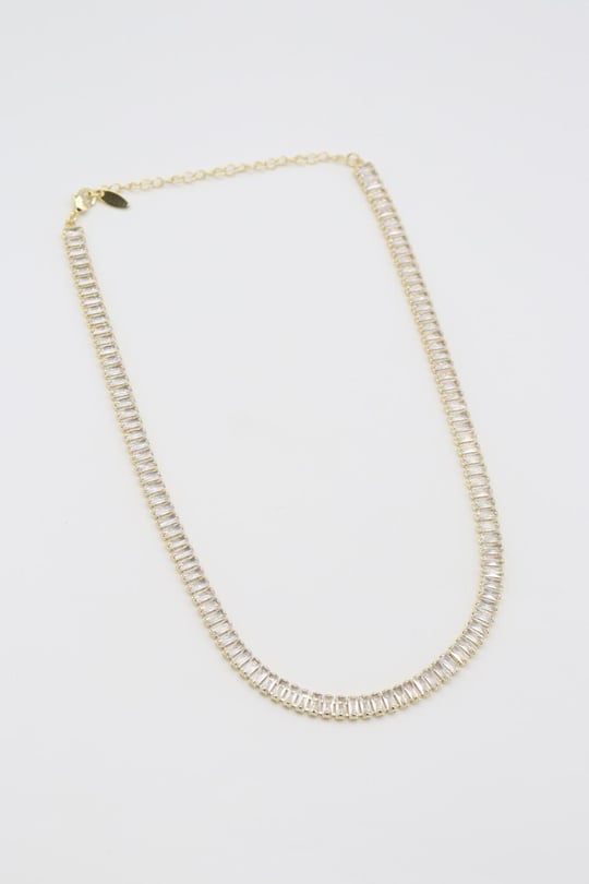 Gold renk beyaz taşlı baget taşlı choker kolye