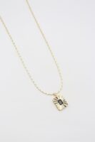 Gold renk siyah taş detaylı kare plaka kolye