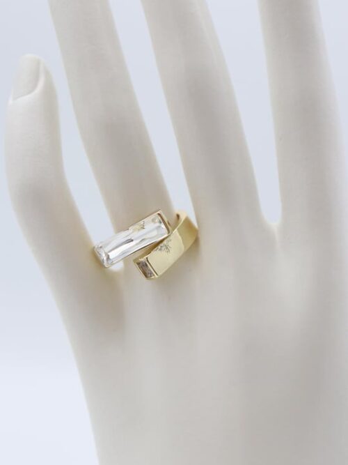 Gold renk tek tarafı taşlı yüzük