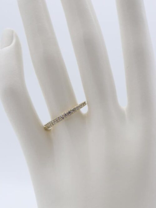 Gold renk sıra taşlı yüzük