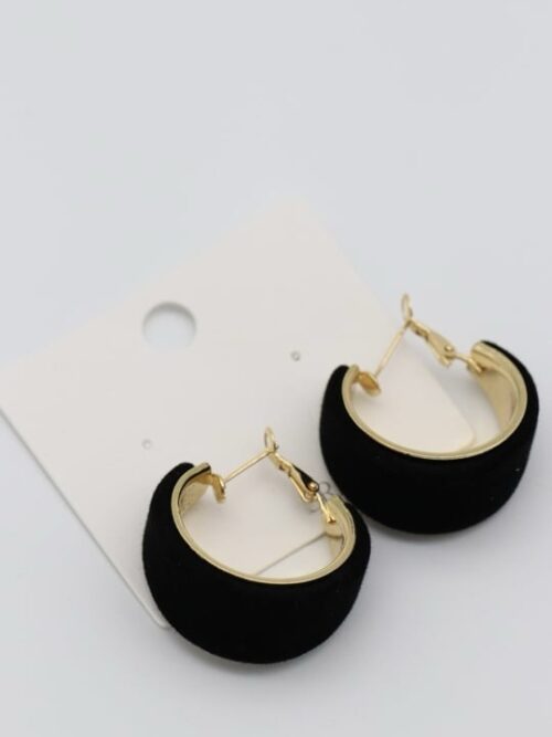 Siyah kadife kaplama büyük halka küpe