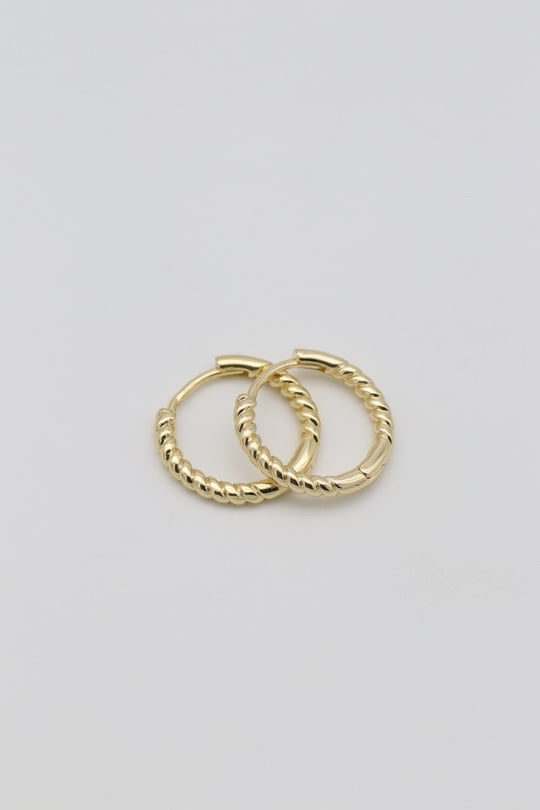 Gold renk ince burgu küpe (17mm)