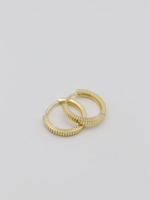 Gold renk ince tırtıklı halka küpe (17mm)