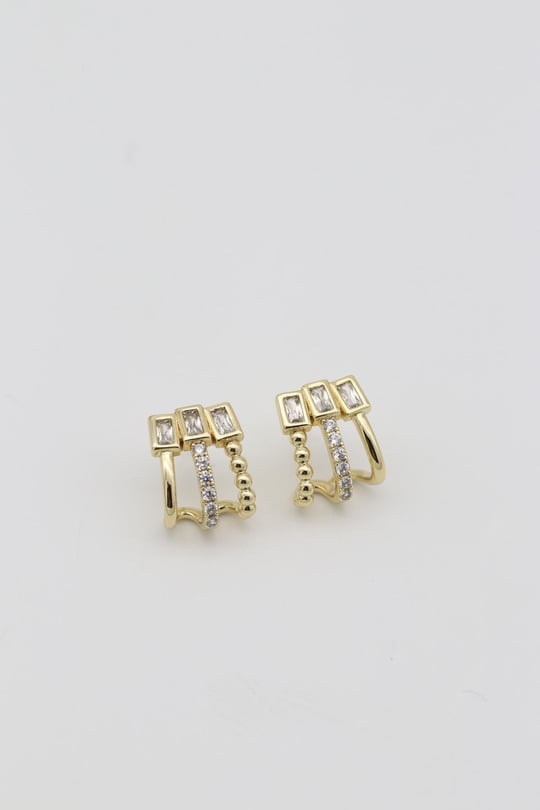 Gold renk taşlı 3 dilim görünümlü küpe (12mm)