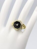 Gold renk siyah mineli yüzük