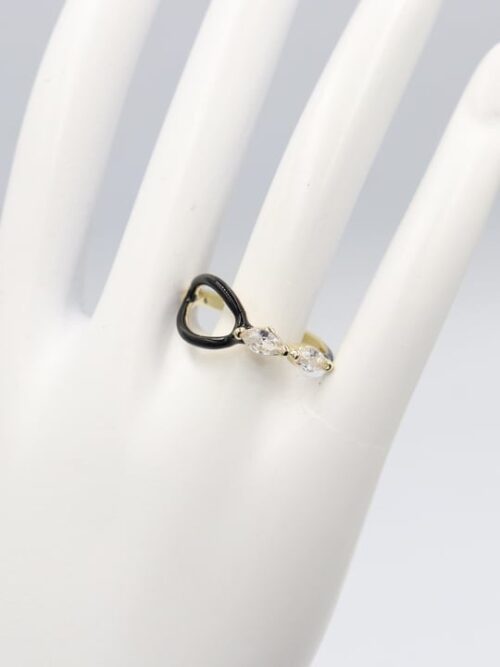 Gold renk siyah detaylı taşlı ince yüzük