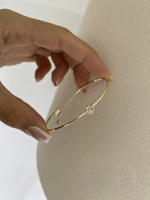 Gold renk ortası mini yonca kelepçe bileklik