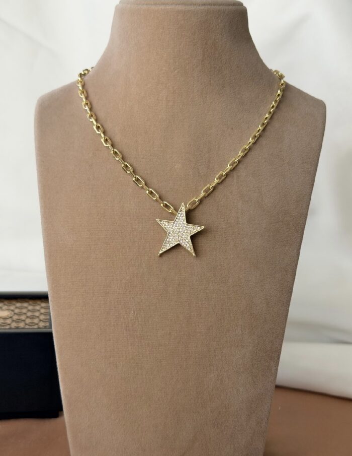Gold renk yıldız uçlu kolye