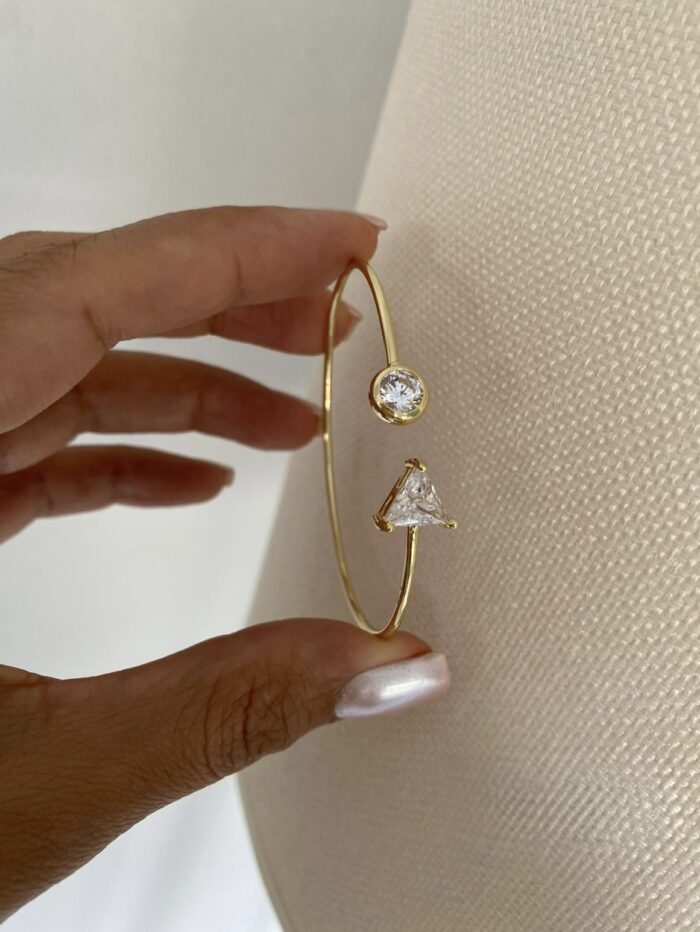 Gold renk üçgen ve yuvarlak uçlu kelepçe bileklik