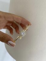 Gold renk ortası taşlı kelepçe bileklil