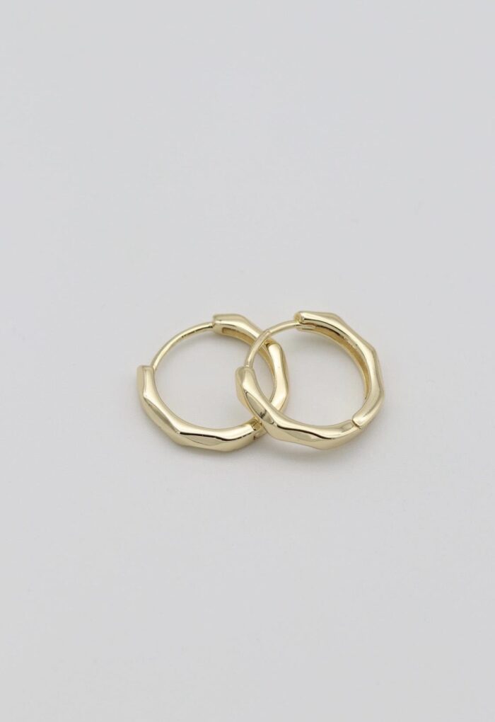 Gold renk desenli halka küpe (15mm)