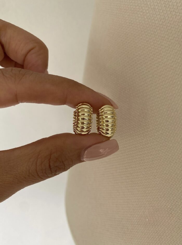 Gold renk tırtıklı halka küpe