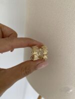 Gold renk tırtıklı küpe