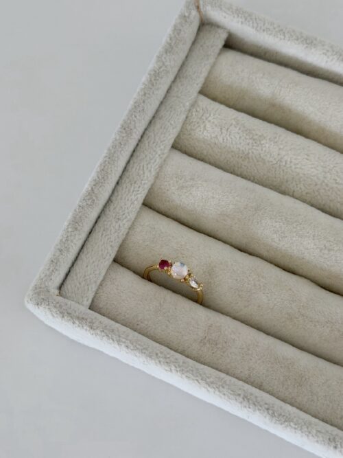 Gold renk renkli taşlı yüzük (ayarlamalı)