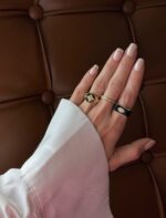 Gold renk yuvarlak siyah mineli ortası yıldız detaylı yüzük (ayarlamalı)