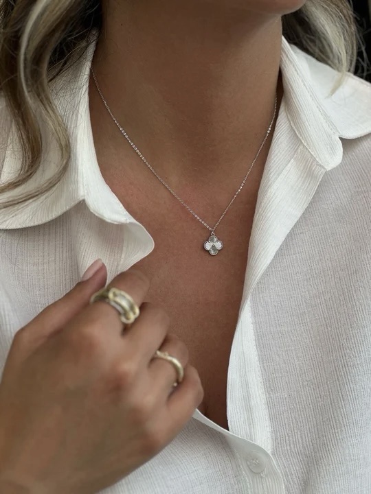 Silver renk yonca uçlu kolye