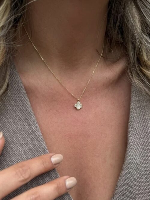 Gold renk yonca uçlu zarif kolye