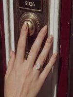 2.3CT | Oval Kesim Yüzük
925 Gümüş
Pırlanta montür ve işçiliğiyle üretilmiştir