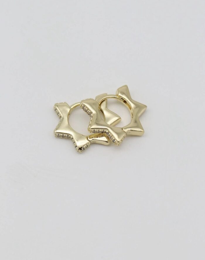 Gold renk yıldız küpe (15mm)