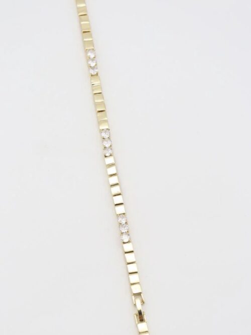 Gold renk taş detaylı plaka detaylı bileklik