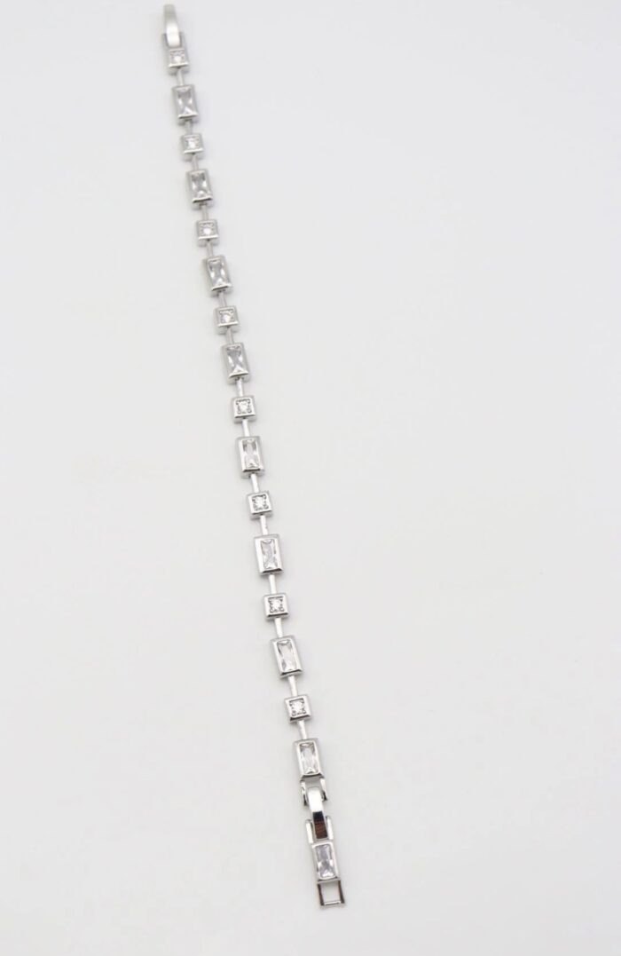 Silver renk kare dikdörtgen taşlardan oluşan bileklik