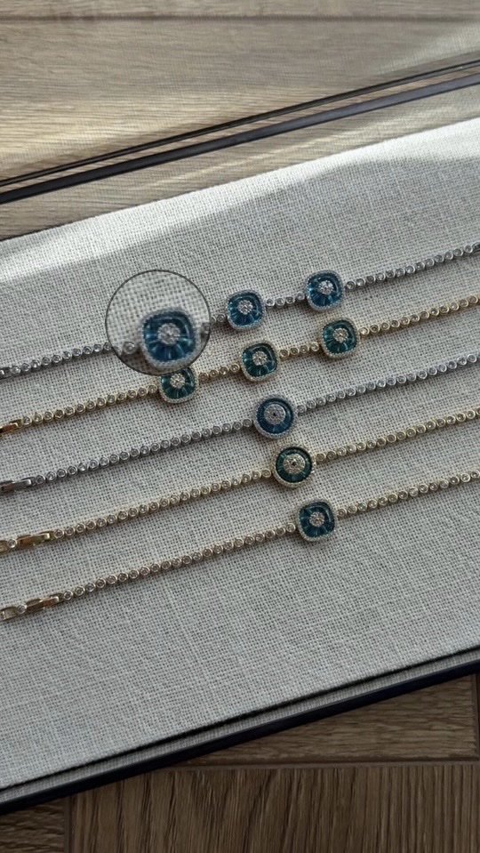 Silver renk taşlı üç mavi mineli bileklik