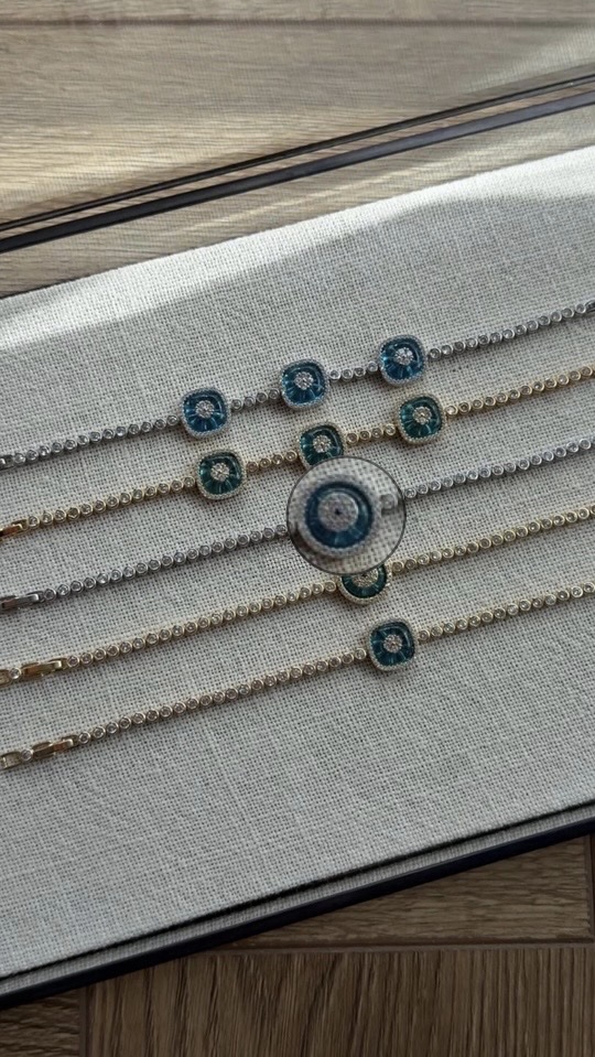 Silver renk yuvarlak mavi mineli taşlı bileklik